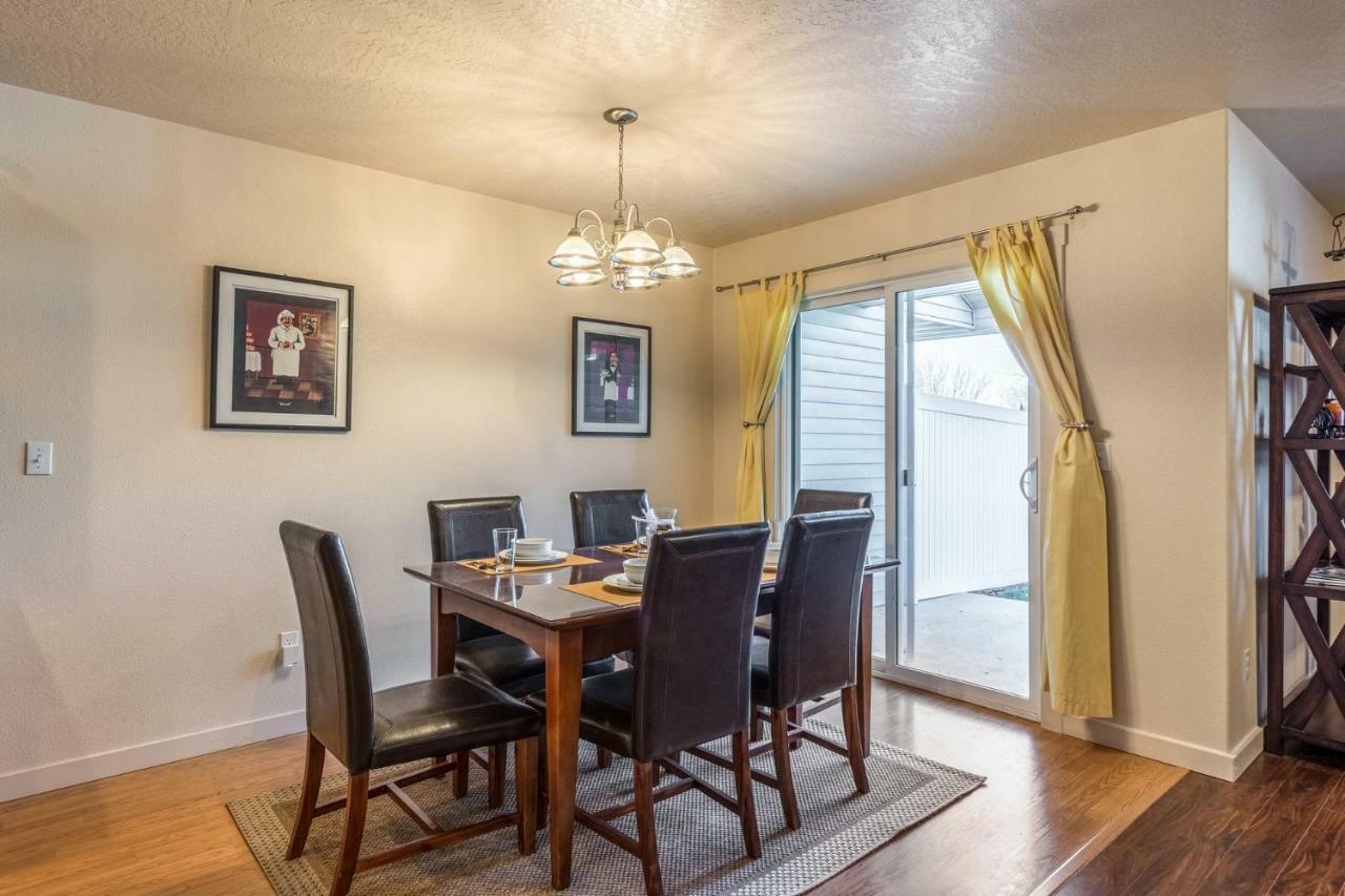 Gray Cloud Townhomes Meridian Ngoại thất bức ảnh